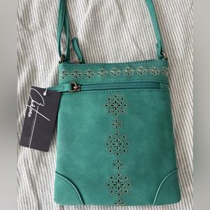 ☀️ Chateau Crossbody Bag